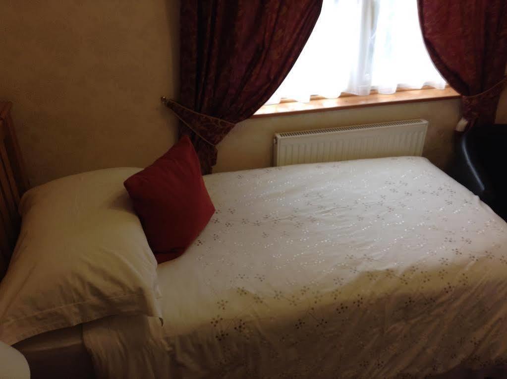 Tudor Cottage Bed & Breakfast CBG Dış mekan fotoğraf